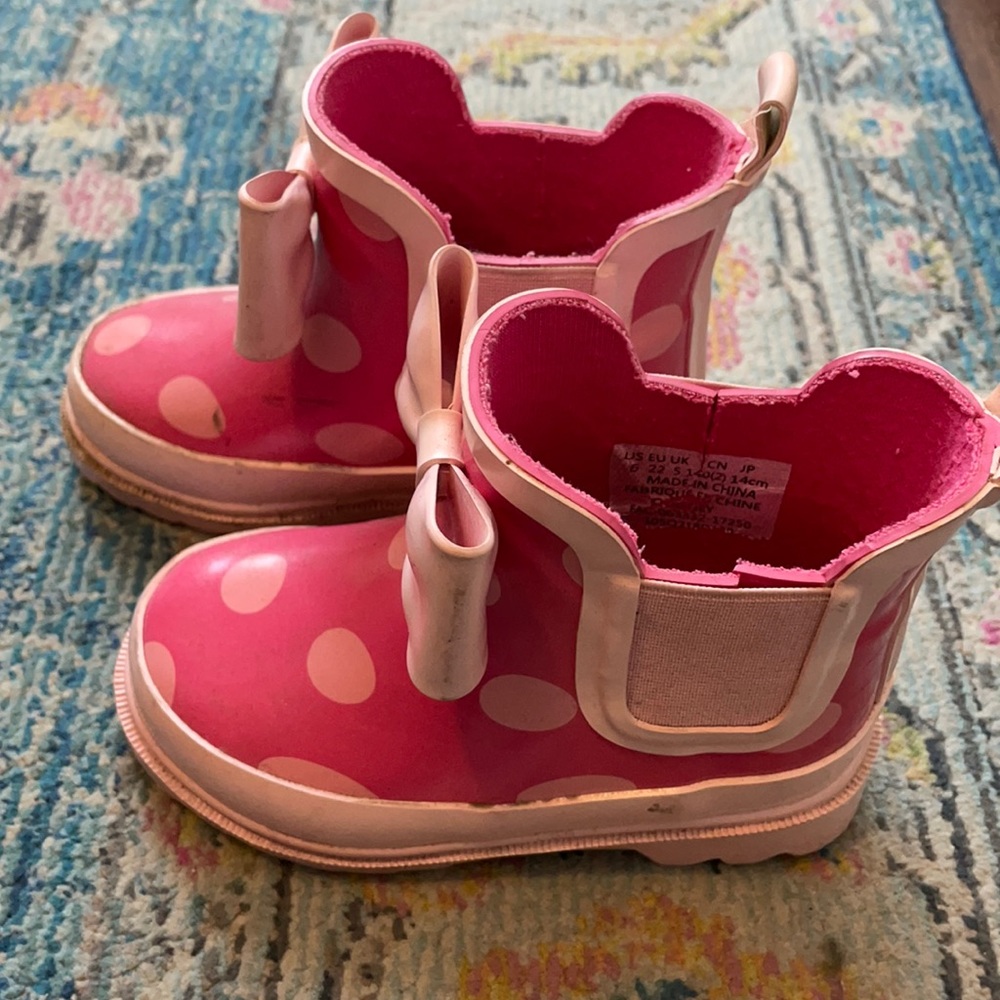 Pink Polka Dot rain boots - size 6